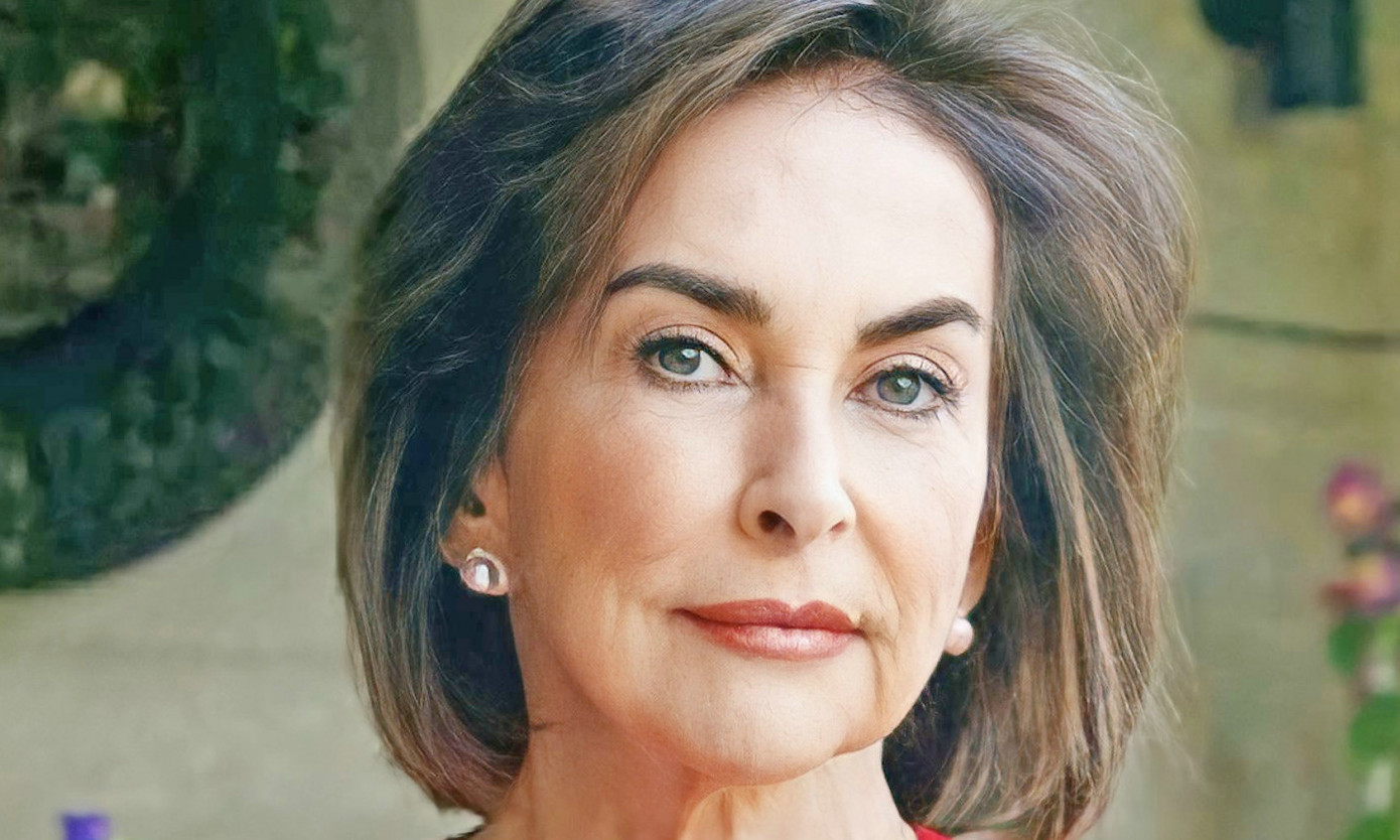 A Dual Symphony of Wealth and Philanthropy: The Extraordinary Life Ode of Iris Fontbona